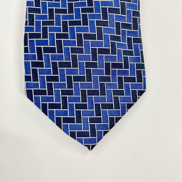Polo by Ralph Lauren Navy Blue Royal Blue Preppy Old Money Geometric Silk Tie - Picture 4 of 6